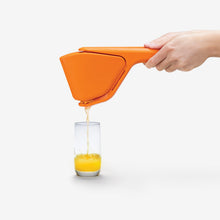 Load image into Gallery viewer, Fluicer Squeezer Orange
