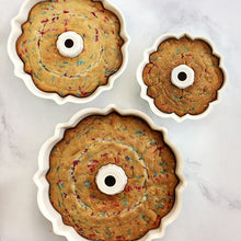Load image into Gallery viewer, Bundt 3pc Tiered Set
