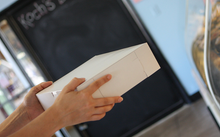 Load image into Gallery viewer, Bakery Box White 8x5x3.5
