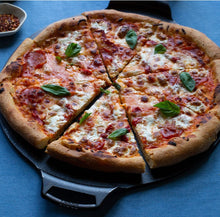 Load image into Gallery viewer, Lodge Cast Iron Pizza Pan 15IN
